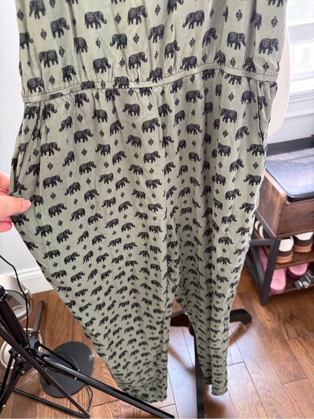 Olive green elephant jumpsuit size small elastic waist adjustable straps - Picture 4 of 9
